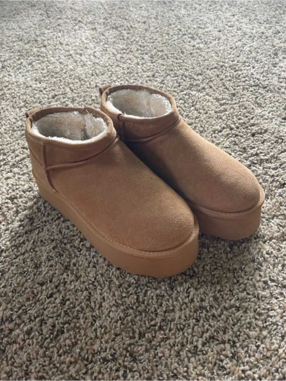 Cushionaire | Platform Winter Boots | 8.5